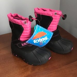 Totes kids snow boots